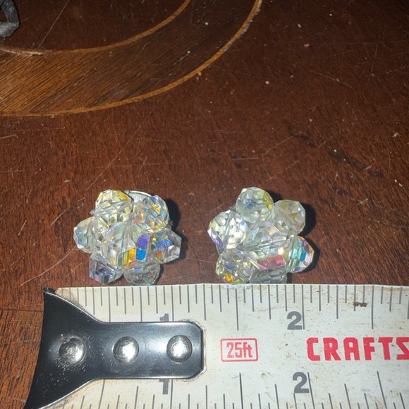 Vintage aurora borealis crystal necklace and clip on earrings - Picture 6 of 6
